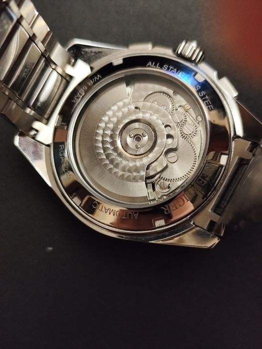 Продам мужские наручные часы.