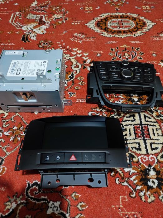 Radio cu MP3 și car kit Opel Astra J