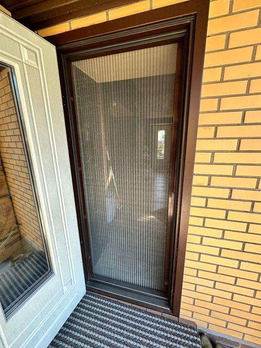 Москитная сетка на дверь плессе