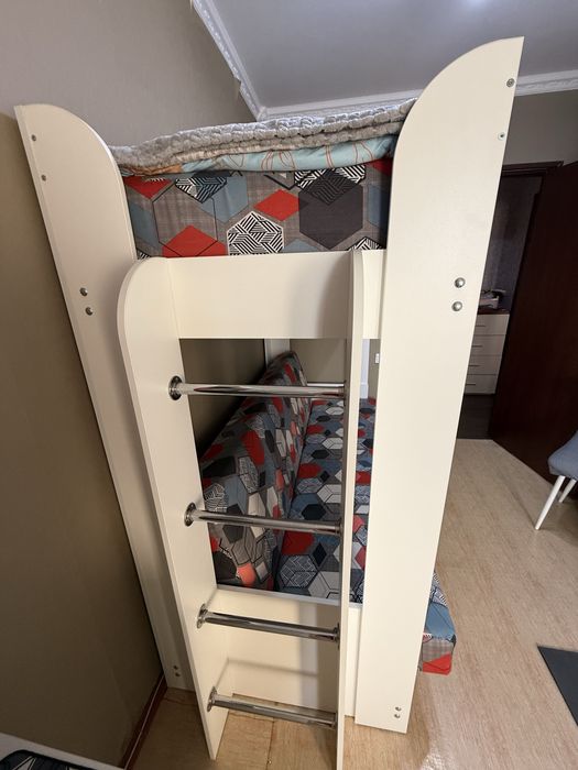 Двухъярусная кровать-диван