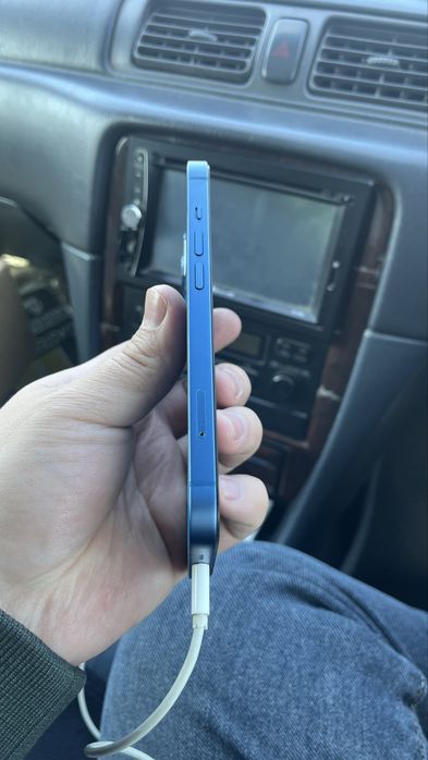 Продам айфон 13 256 гб