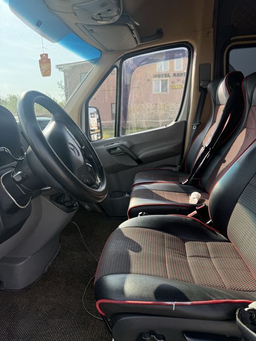 Mercedes Sprinter 319 8+1