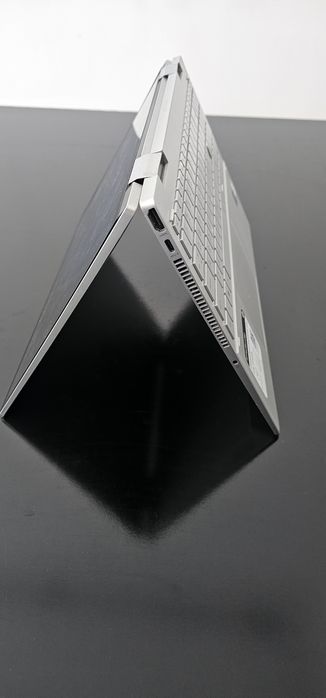 HP Pavilion x360° 15.6 sensor ekranli i5 1235U 10 yadro 12 patok