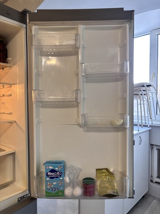 Холодильник LG сатылады