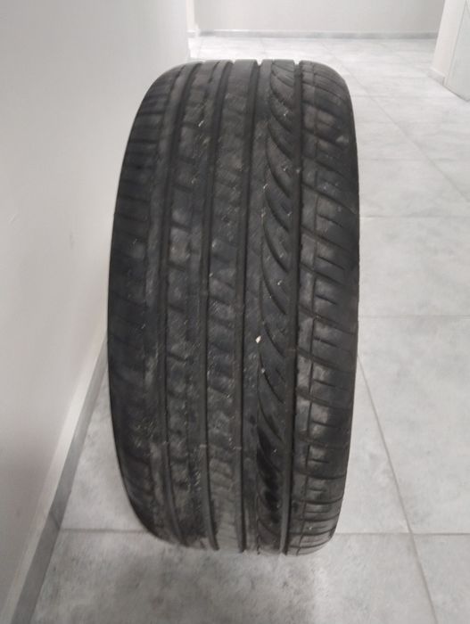 Продам шины R 19