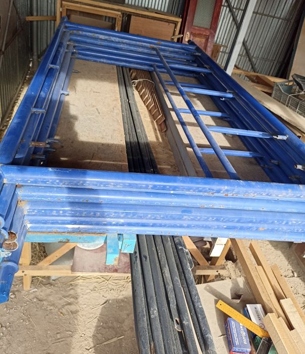 Настилы и леса продам.