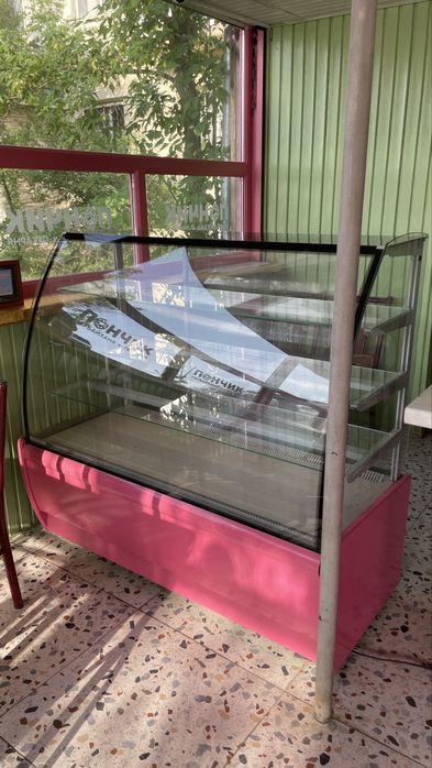 Кондитерский витринный холодильник Carboma