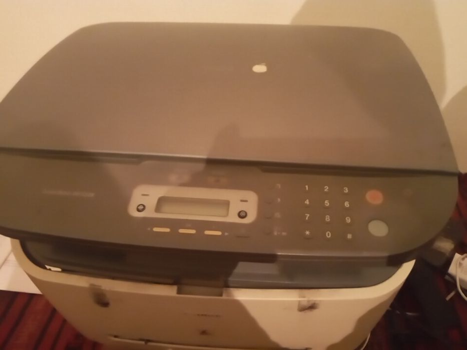 Printer Canon. Ishlatilgan, Eski. Oldida Singan Joyi Bor: 400 000.