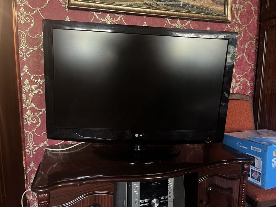 Телевизор LG, 107см