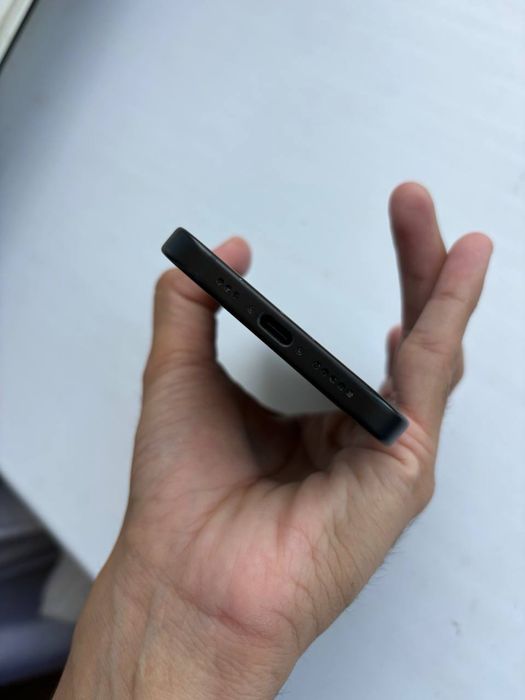 Продам Iphone 15 - 128 GB