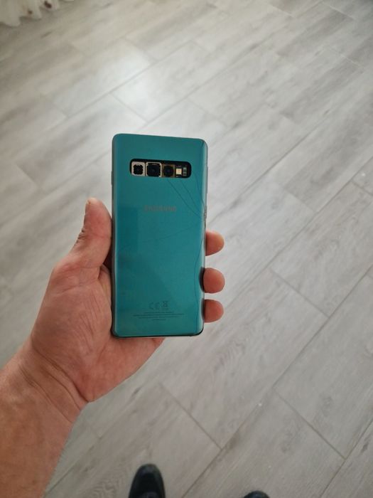 Vând /schimb s 10 plus