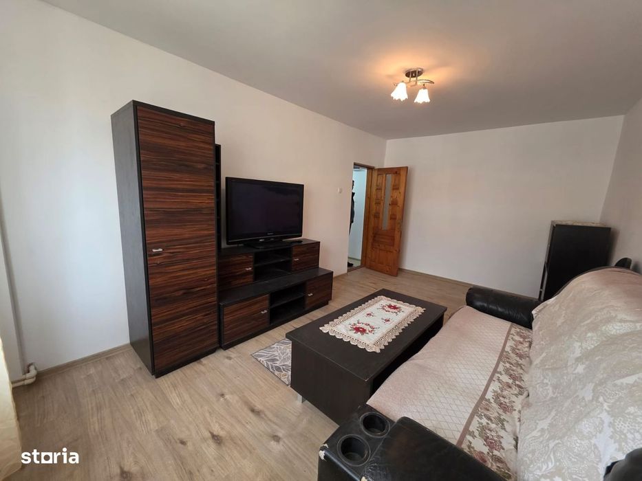 2 camere, zonă centrală, decomandat, centrală termică, izolat