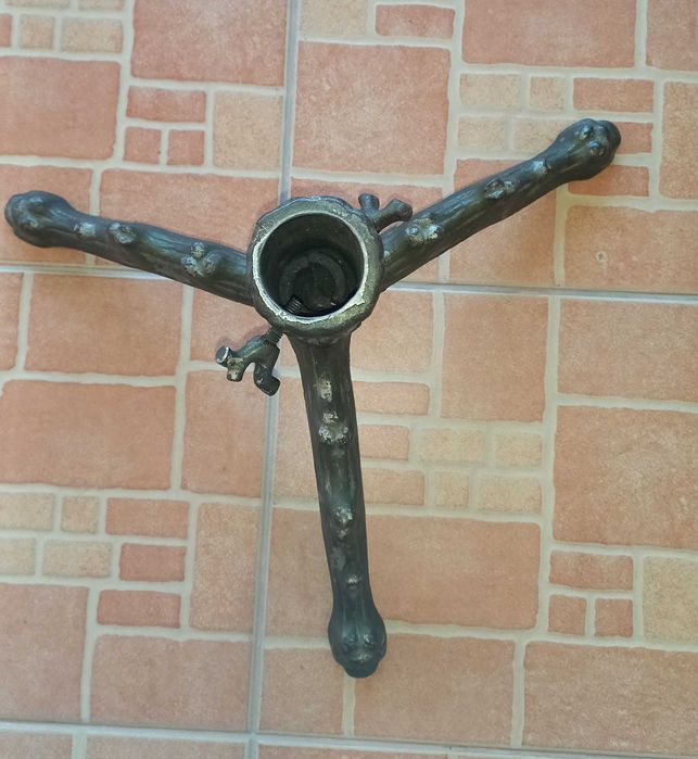 Suport metallic masiv ptr bradul de crăciun
