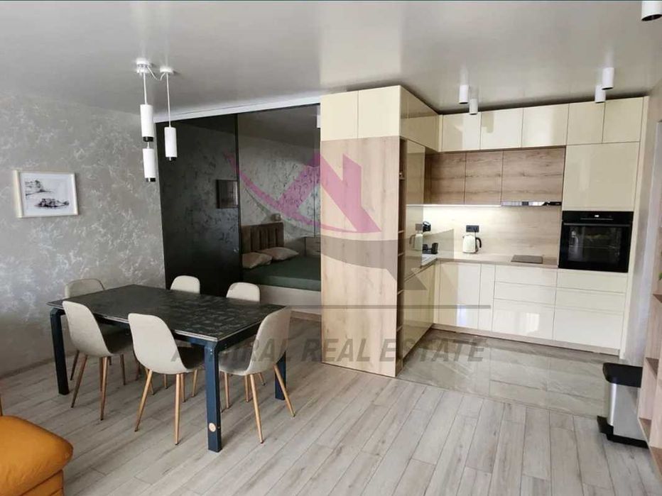 Дава се под наем Тристаен апартамент в Варна, Бриз - 93 кв.м за 2000 € - Снимка #1