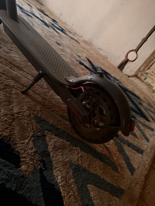 2 trotinete electrice