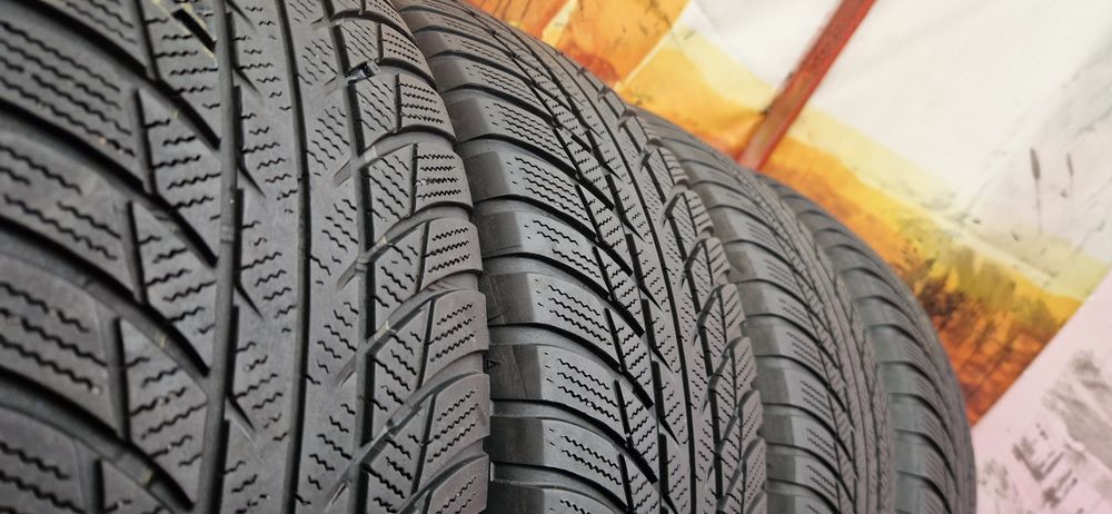 Set 4 Anvelope Anti pana Bridgestone 215 65 R17 M+ S
