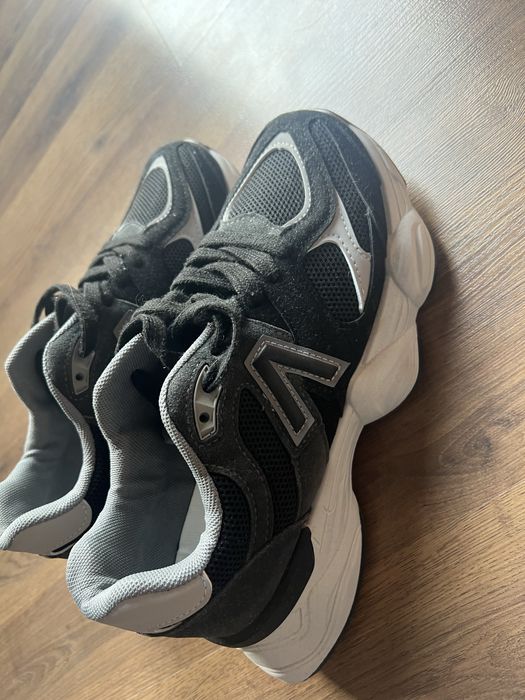 Дамски черни маратонки