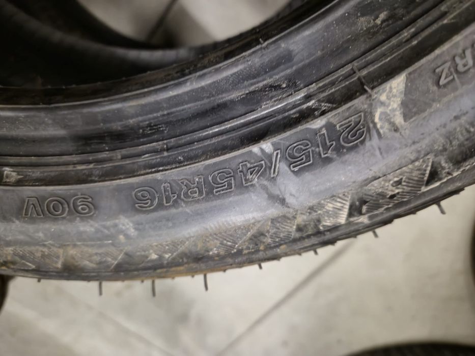 4 anvelope iarna noi Bridgestone 215 45 16