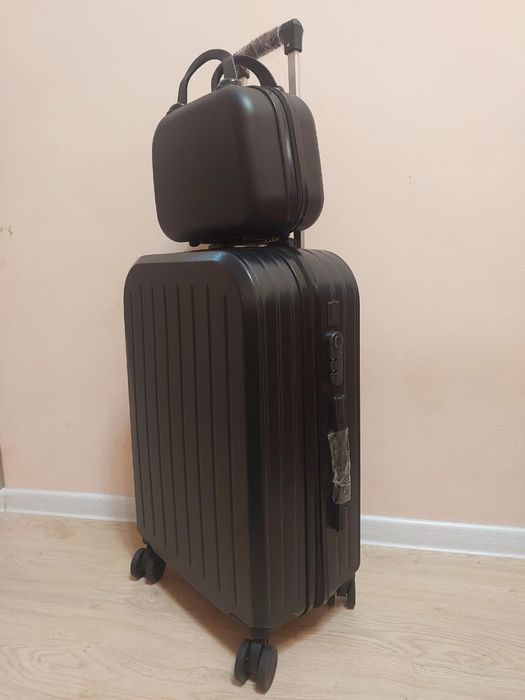 Дорожный чемодан