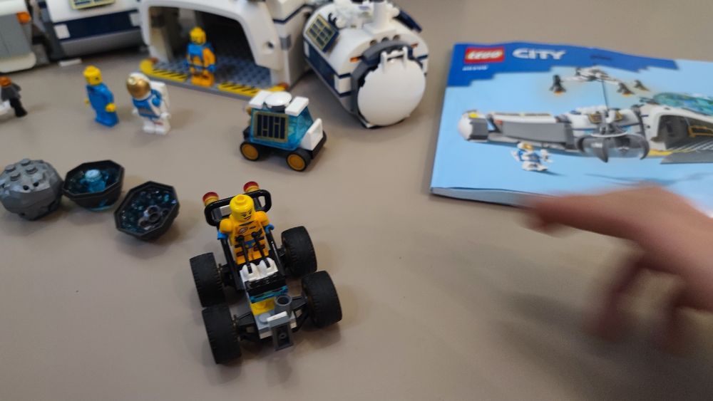 LEGO City 60350 - Baza Spațială Lunară! Cutie originala.