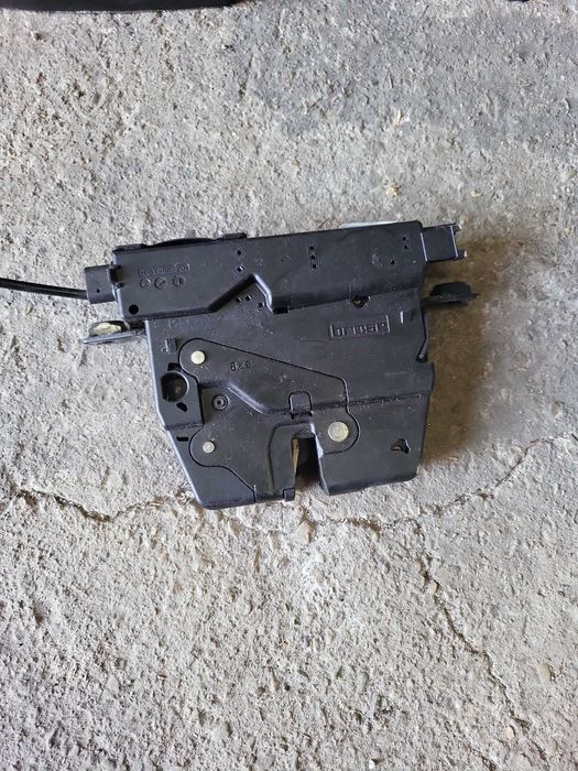 Broasca portbagaj bmw seria 5 f10