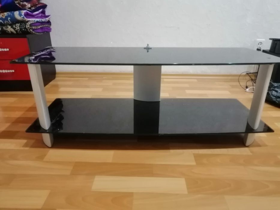 Продам тумбу под телевизор.