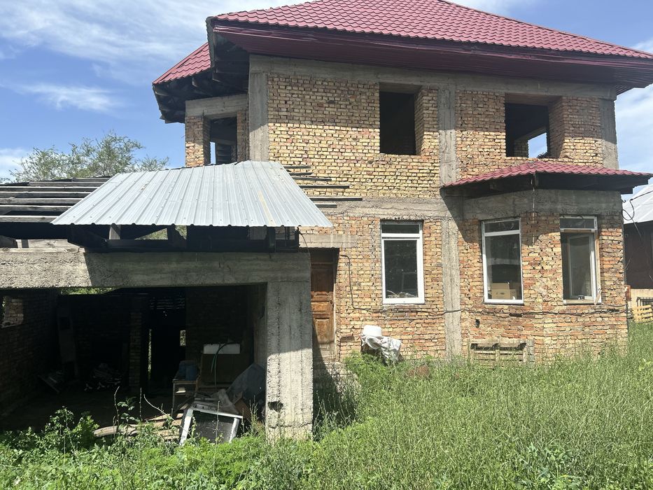 Продам 2х уровневый дом