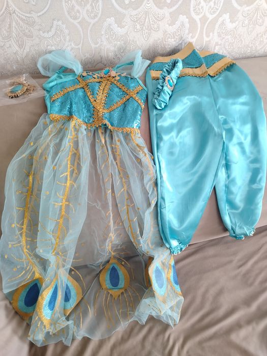 Продаю платья на девочку