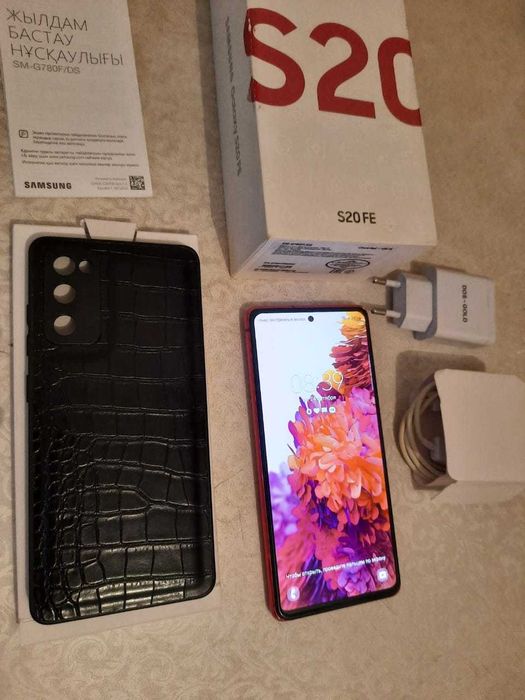 Продам телефон Самсунг S 20 Fe