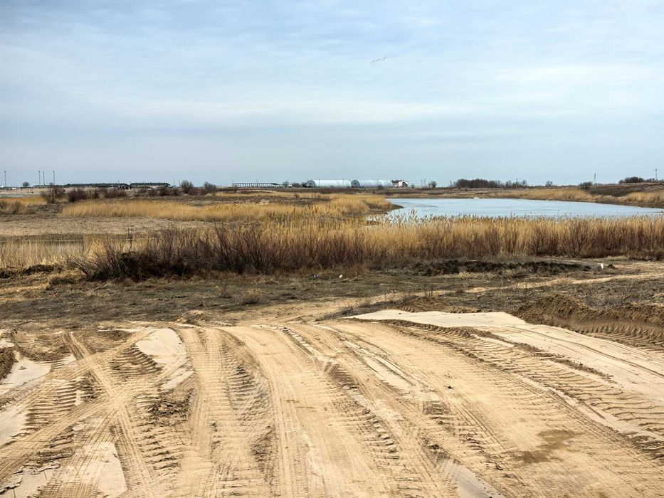 Продается Коммерческий участок 68 соток.