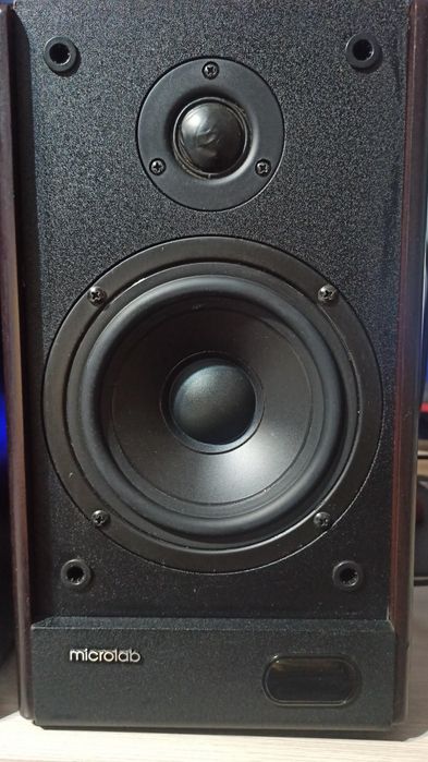 Продам колонки Microlab Solo 5C
