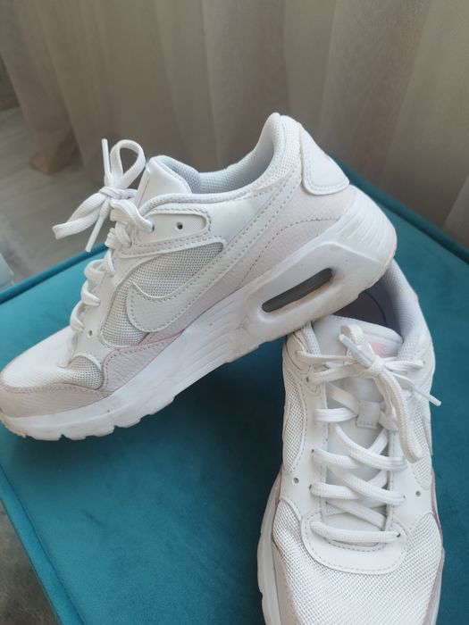 Оригинални дамски маратонки Nike