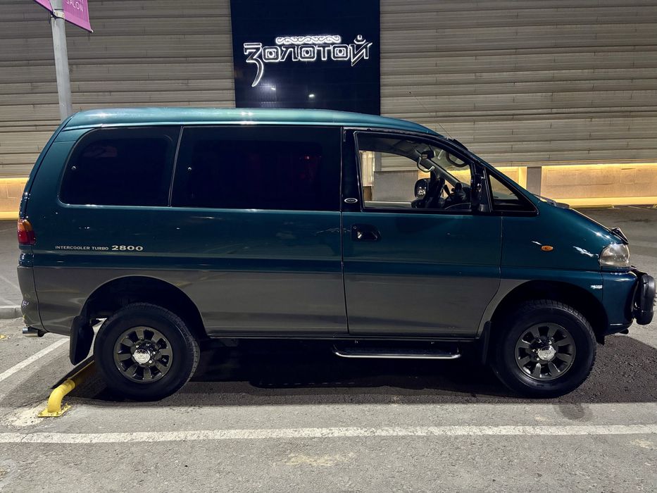 Mitsubishi Delica