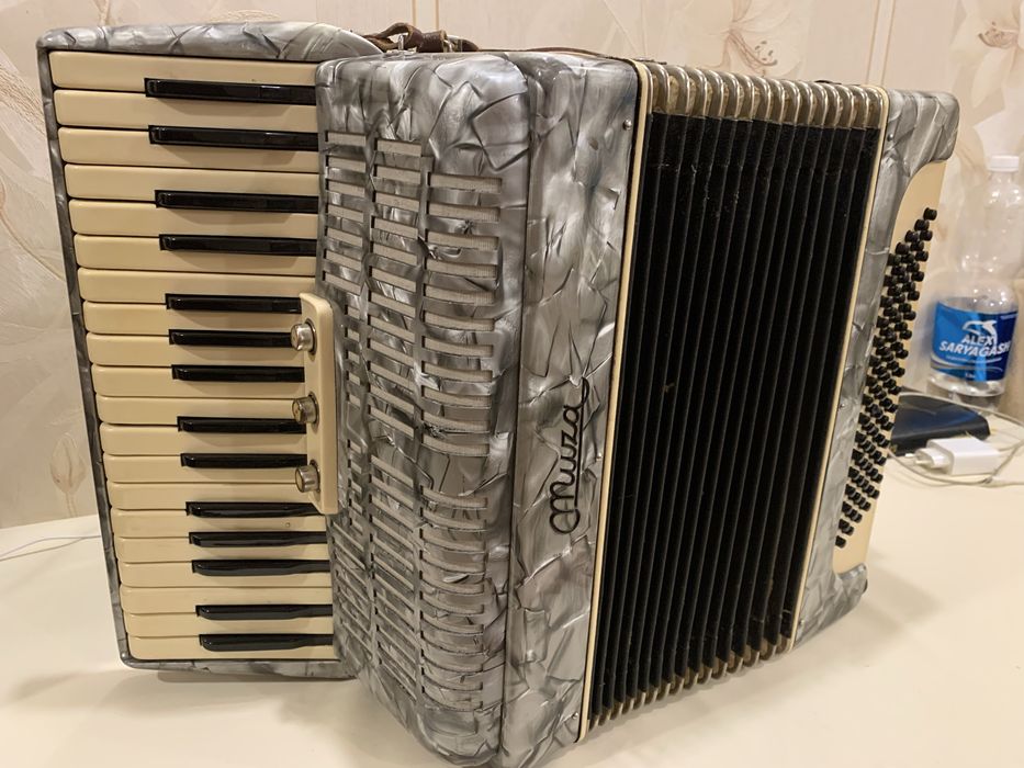 Аккордеон в продаже