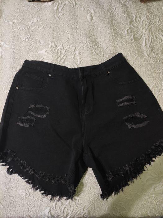Дънкени къси гащи