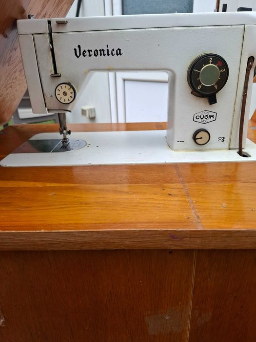 Masina de cusut Veronica