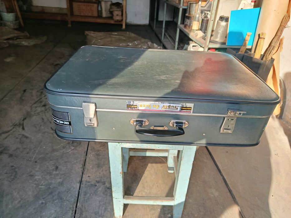 Продам советские чемоданы