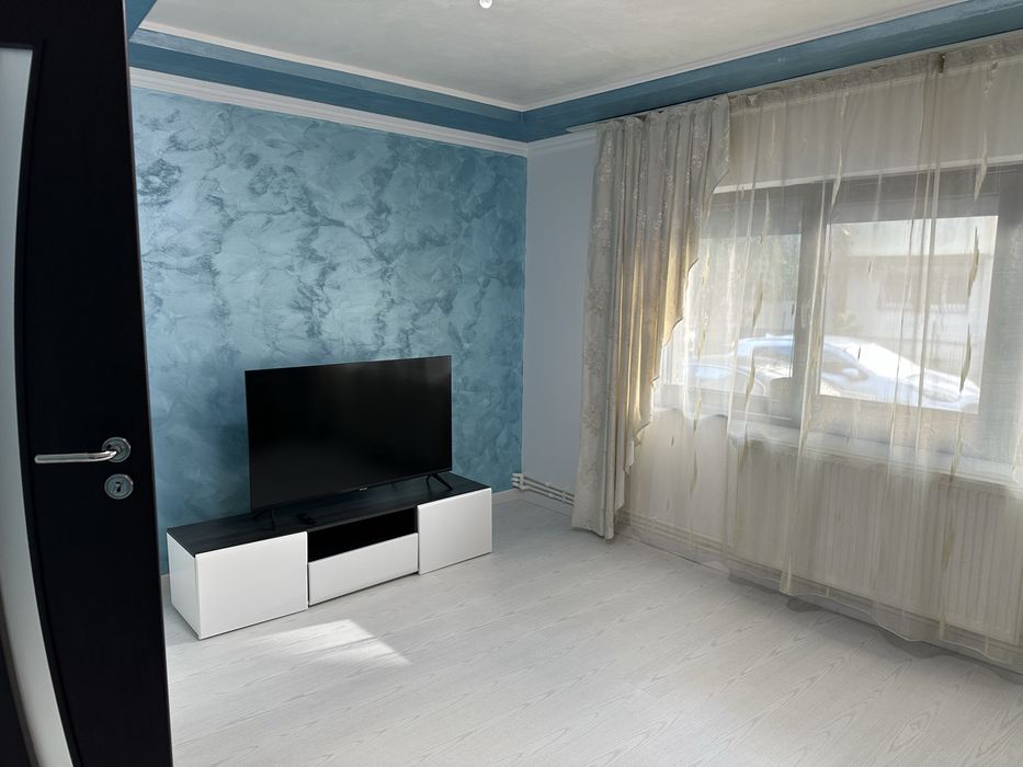 Inchiriez apartament zona buzaului