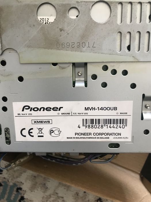 Магнитола Pioneer MVH-1400UB