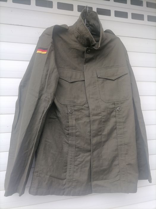 Veston armată mărime L și M.