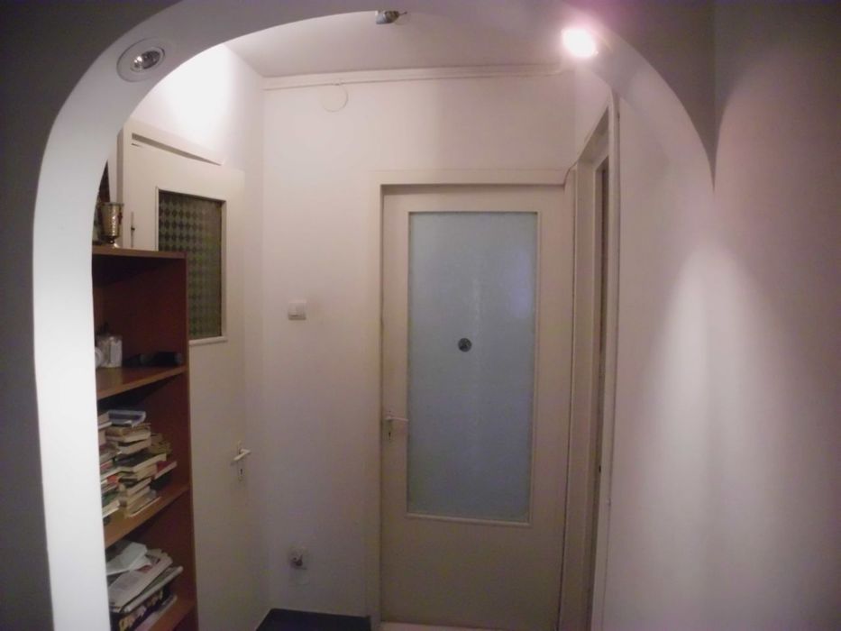Direct proprietar! Apartament 3 camere decomandat 5 minute de metrou Valea Ialomitei