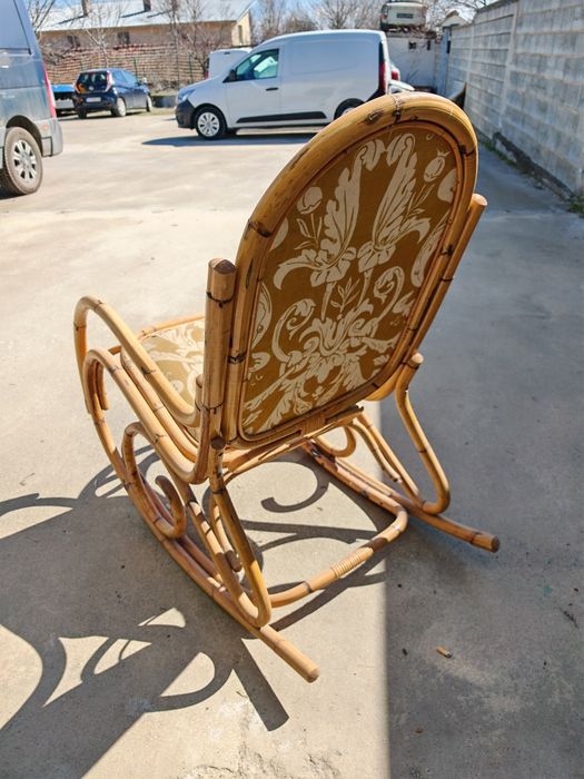 Дървен Люлеещ се стол