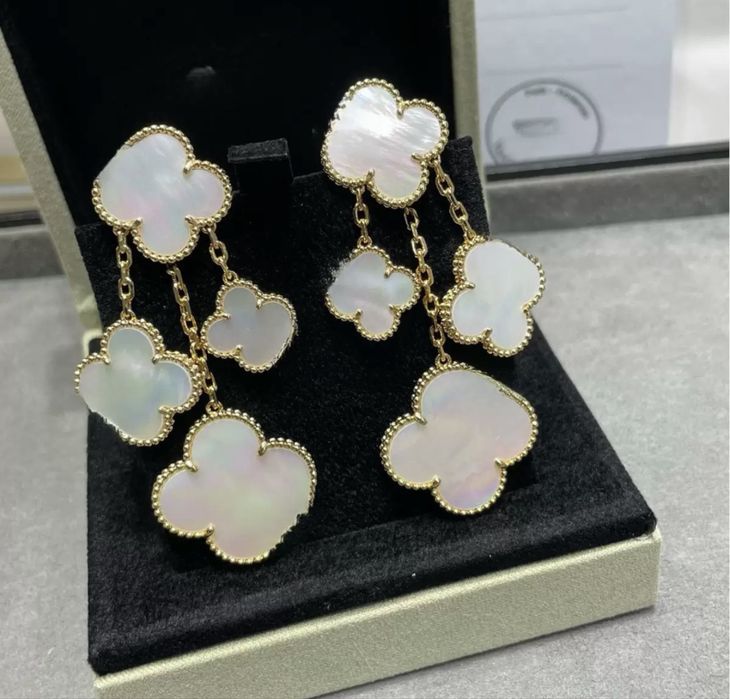 Van cleef 4х клевер , желтое золото.