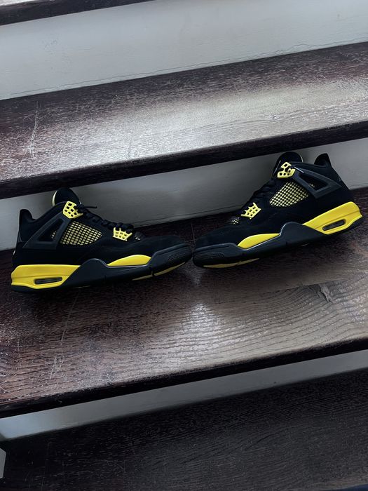 Jordan 4 yellow thunder