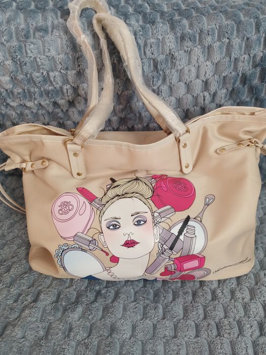 Сумка от бренда Oriflame