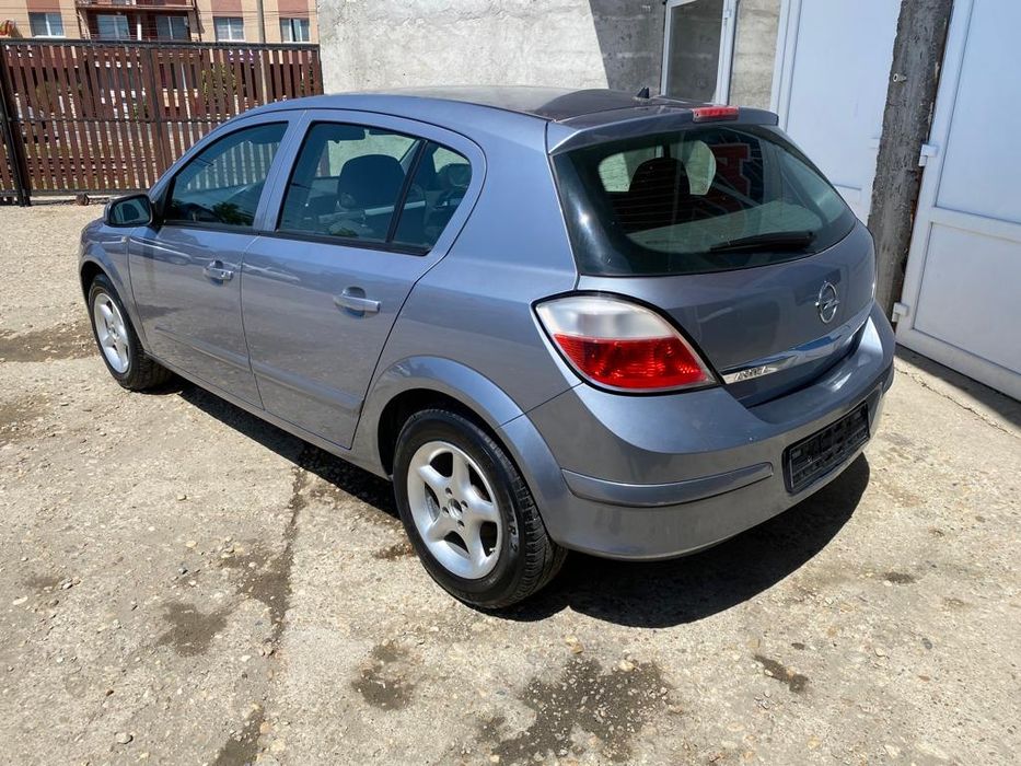 Opel Astra H benzina