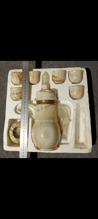 Продам набор посуды из оникса