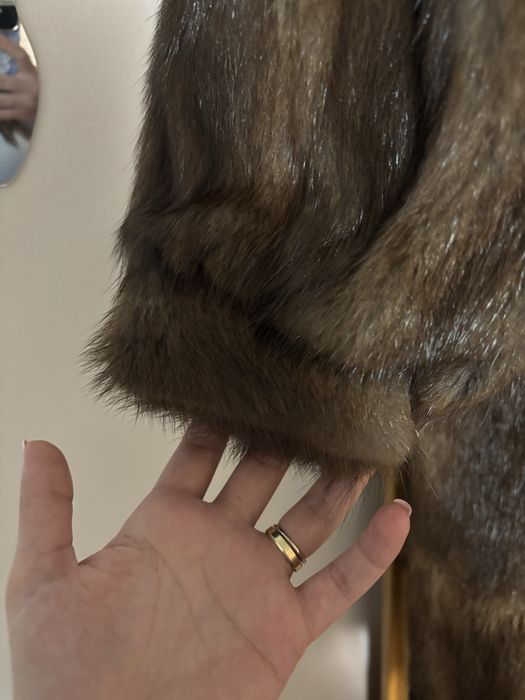 Fur coat / haina de blana