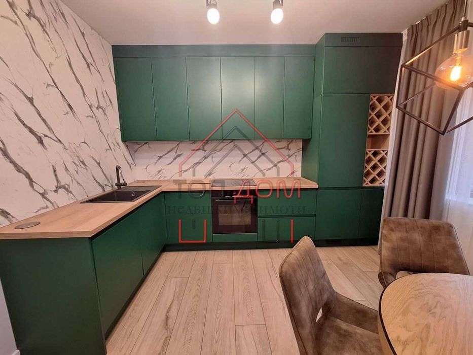 Дава се под наем Тристаен апартамент в Варна, Център - 80 кв.м за 1300 € - Снимка #5