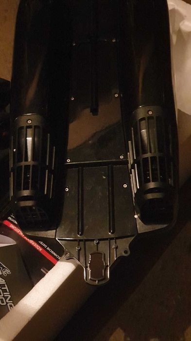 Лодка за захранване на риба